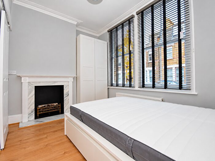 1 Bedroom Terraced House To Rent In Room, Senrab Street, E1