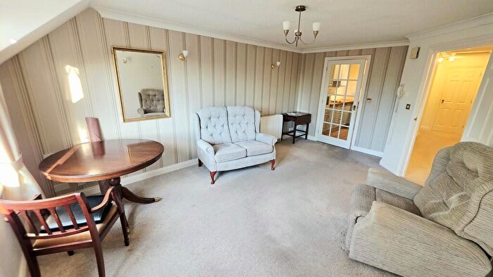 2 Bedroom Apartment For Sale In High Street, Brackley, NN13