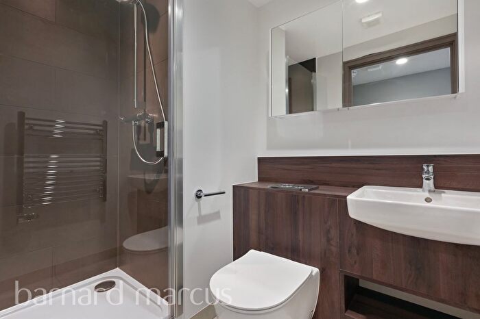 Studio To Rent In Victoria Road, Feltham, TW13