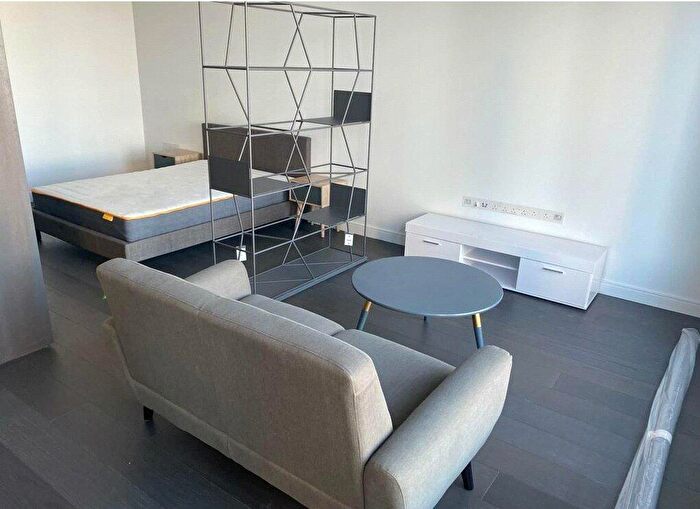 Apartment To Rent In Park Drive, London, E14