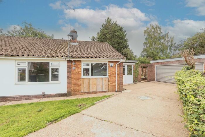 3 Bedroom Bungalow To Rent In Wroxham Way Harpenden, AL5