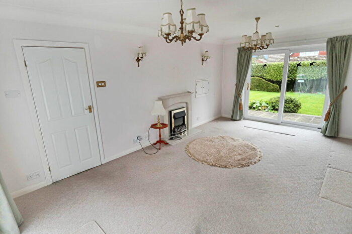 2 Bedroom Semi-Detached Bungalow For Sale In Wattendon Road, Kenley, CR8