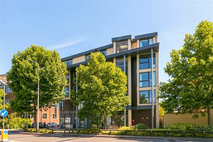 4 Bedroom Flat To Rent In Eminence House, Lower Mortlake Road, Richmond, TW9