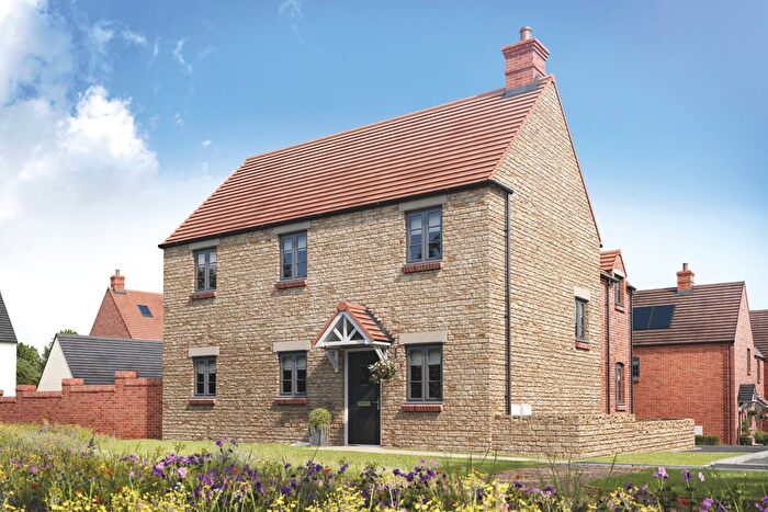4 Bedroom Detached House For Sale In Field View, Brackley, NN13