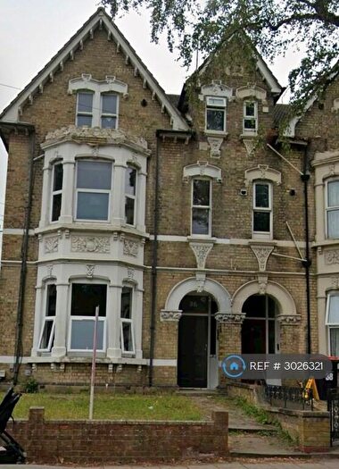 2 Bedroom Flat To Rent In Clapham Road, Bedford, MK41