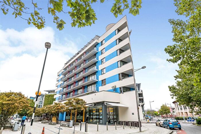 1 Bedroom Flat For Sale In Cathedral Walk, Bristol, BS1