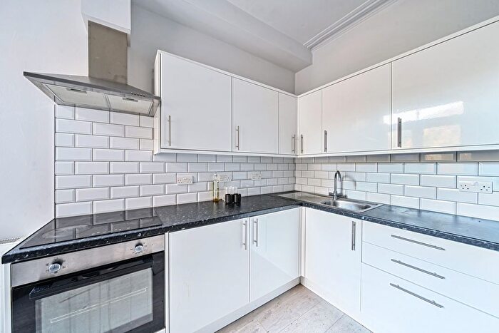 Studio To Rent In Belmont Road, London, N15