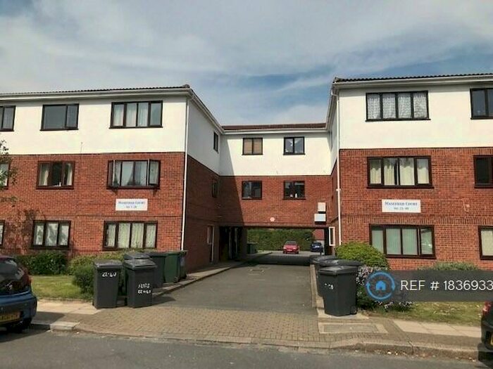 1 Bedroom Flat To Rent In Masefield Court, Barnet, EN5