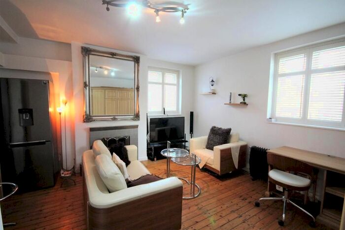 Studio To Rent In Albion Road, Stoke Newington, London N16