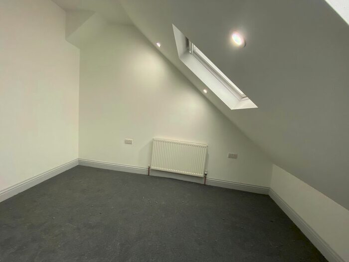 1 Bedroom Flat To Rent In Kingsbridge Crescent, Southall UB1