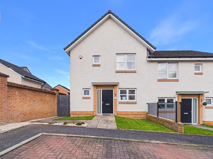 3 Bedroom Semi Detached House For Sale In Kingfisher Avenue, Ferniegair, Hamilton, ML3