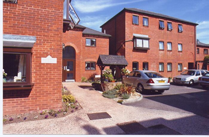 2 Bedroom Flat To Rent In St Andrews Street, Tiverton, EX16