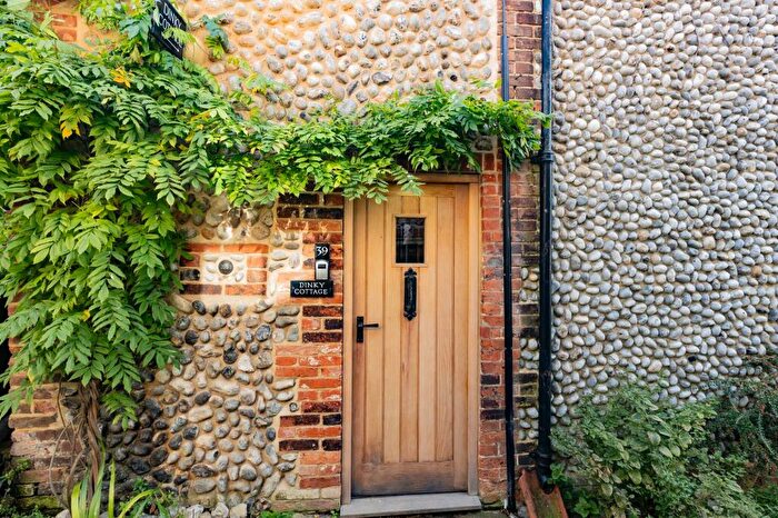 1 Bedroom Cottage For Sale In A Charming Coastal Hideaway In The Heart Of Blakeney, NR25