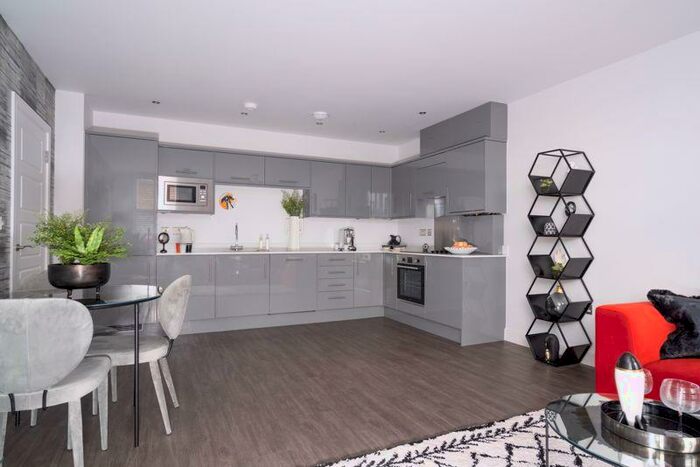 2 Bedroom Flat To Rent In The Shortings, Armscroft Road, Barnwood, Gloucester, GL2