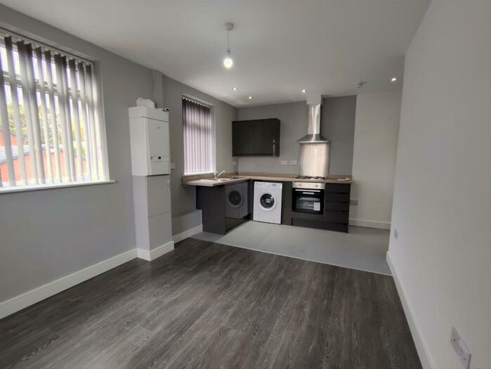 2 Bedroom Flat To Rent In Chorley Old Road, Bolton, BL1