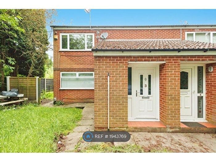 2 Bedroom Flat To Rent In The Winnows, Denton, Manchester, M34