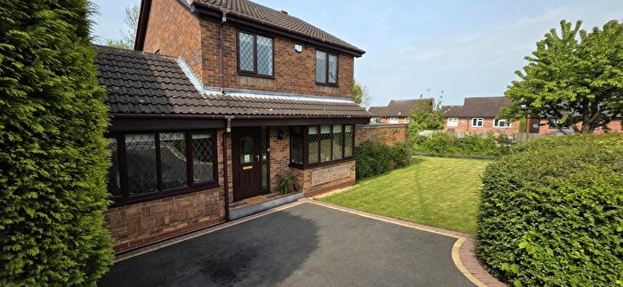 3 Bedroom Detached House For Sale In Mossdale, Wilnecote, Tamworth, B77
