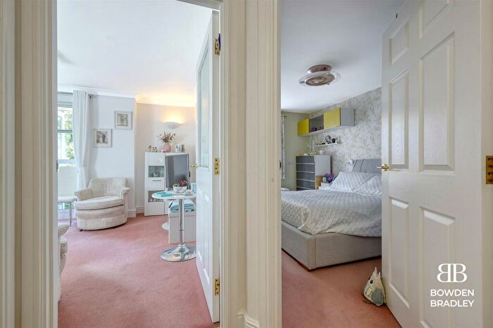 1 Bedroom Flat For Sale In Copperfield Court, Village Way, Barkingside, IG6