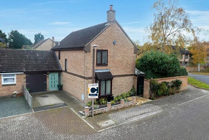 5 Bedroom Detached House For Sale In Booker Avenue, Bradwell Common, Milton Keynes, MK13