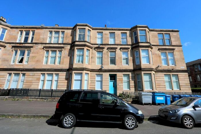 3 Bedroom Flat To Rent In Leven Street, Glasgow, G41