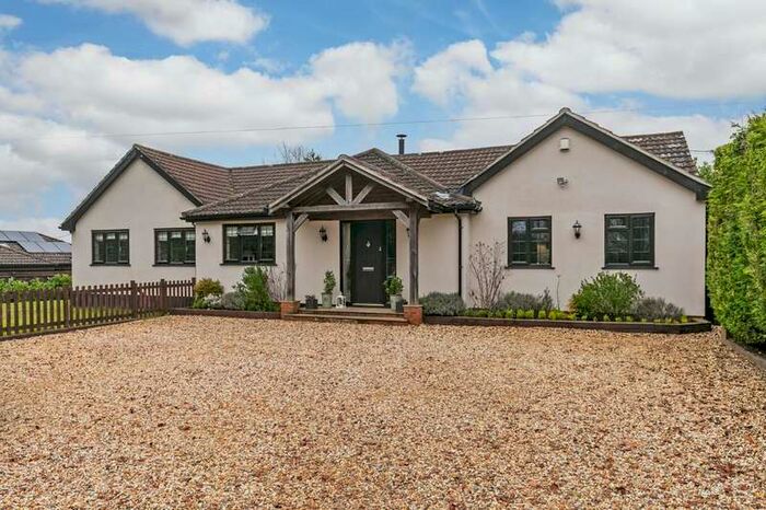 4 Bedroom Detached Bungalow For Sale In Christmas Hill, South Wonston, Winchester, SO21