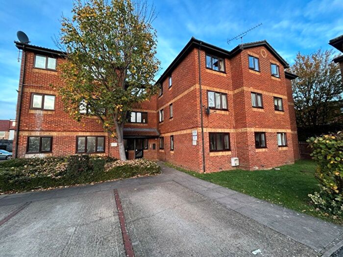 1 Bedroom Flat For Sale In Toby Court, Tramway Avenue, Edmonton, N9