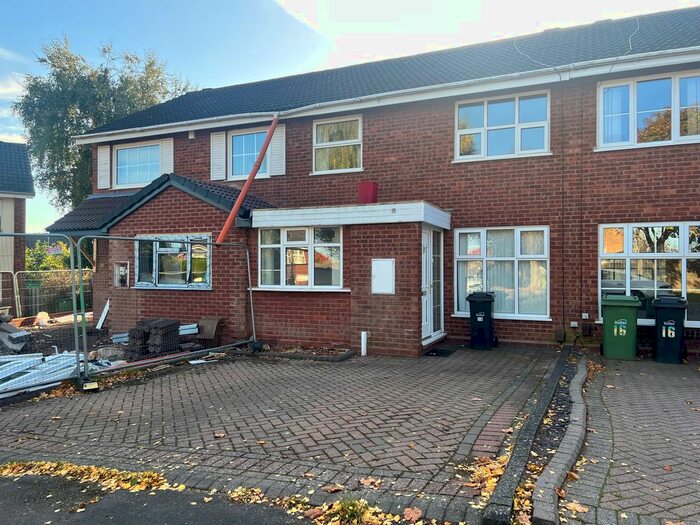 3 Bedroom Terraced House To Rent In Chiltern Close, Halesowen, B63