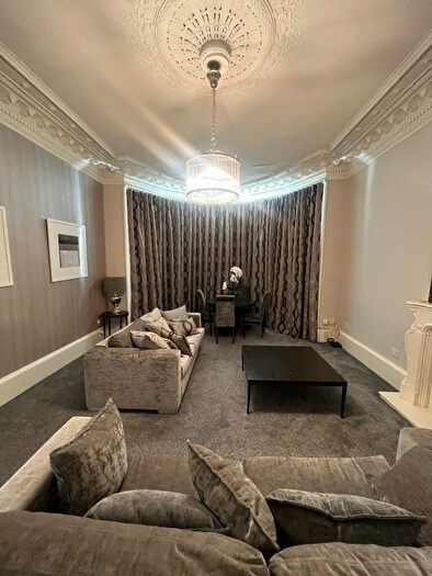 1 Bedroom Flat To Rent In Queens Park Avenue, Glasgow, G42