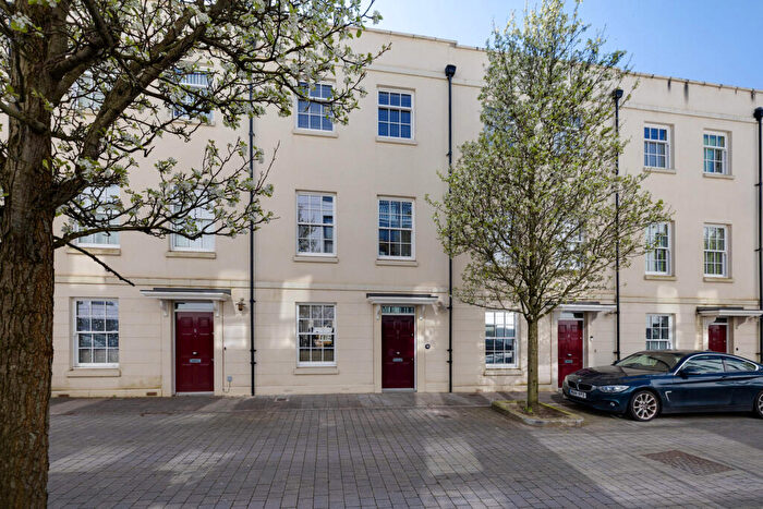 4 Bedroom Town House For Sale In Charles Darwin Road, Plymouth, Devon, PL1