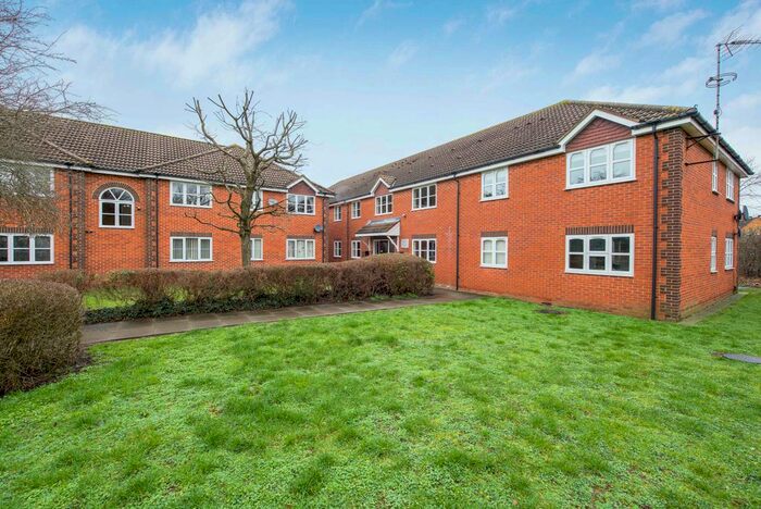 2 Bedroom Flat To Rent In Pear Tree House, Goulds Green, Hillingdon, Middlesex, UB8