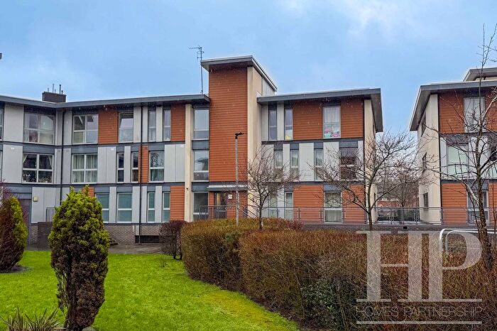 2 Bedroom Flat For Sale In Commonwealth Drive, Howlands Court, RH10