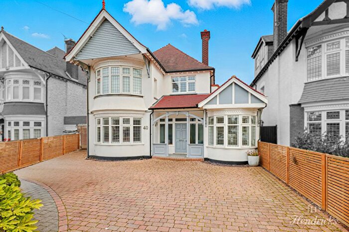 4 Bedroom Detached House For Sale In The Broadway, Southend-On-Sea, SS1