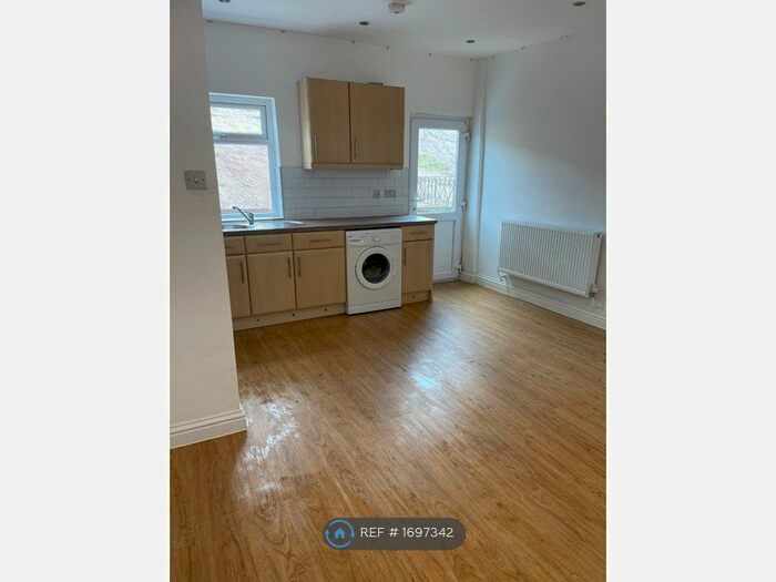 2 Bedroom End Of Terrace House To Rent In Brynteg Cottages, Ferndale, CF43