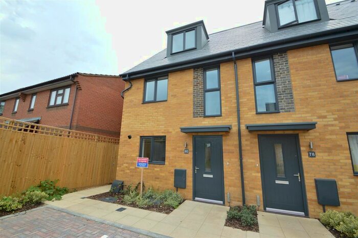 3 Bedroom End Of Terrace House To Rent In Tala Close, Surbiton, KT6