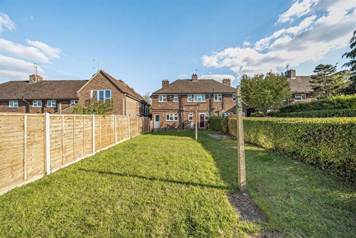 Studio To Rent In Hopkins Crescent, Sandridge, AL4