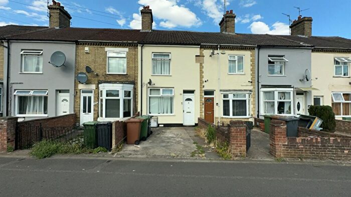 3 Bedroom Terraced House For Sale In Lincoln Road, Peterborough, PE1