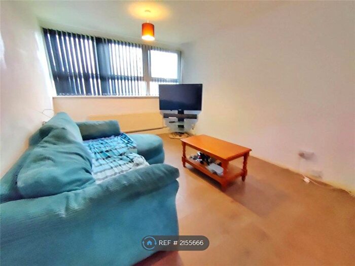 2 Bedroom Flat To Rent In Heywood House, Oldham, OL8