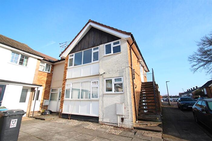 1 Bedroom Flat To Rent In Coles Hill, Hemel Hempstead, HP1