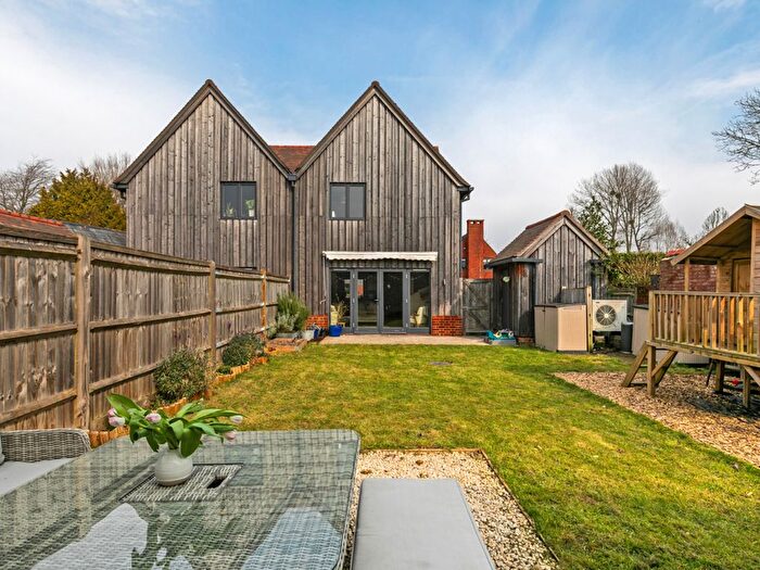 3 Bedroom Semi-Detached House For Sale In The Orchards, Stockbridge, SO20