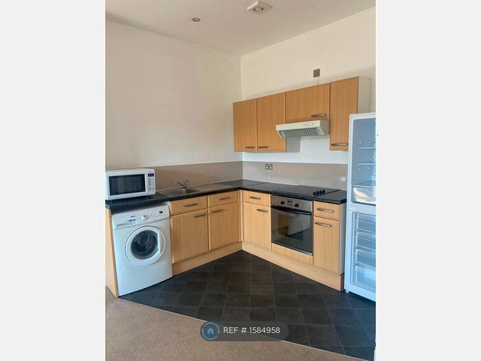 2 Bedroom Flat To Rent In Jade Mews, Portsmouth, PO2