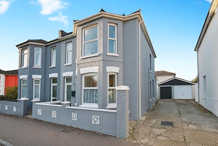 4 Bedroom Semi Detached House For Sale In Henville Road, Bournemouth, BH8