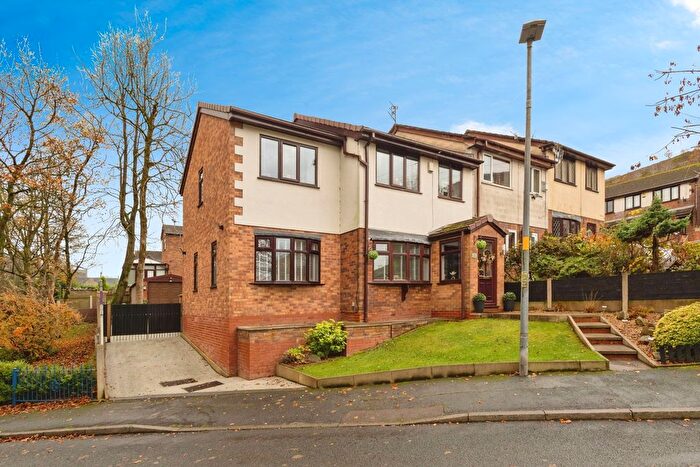 4 Bedroom End Terrace House For Sale In Chellow Dene, Mossley, Ashton-Under-Lyne, Greater Manchester, OL5