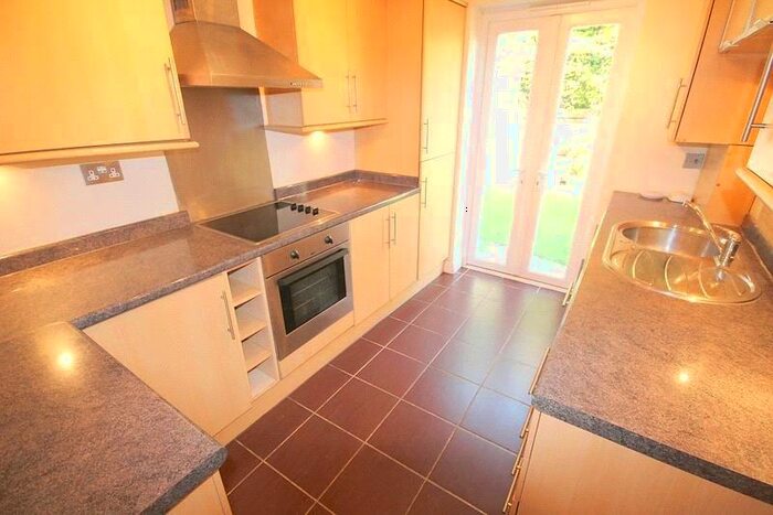 2 Bedroom Apartment To Rent In Warren Court, Chigwell, IG7