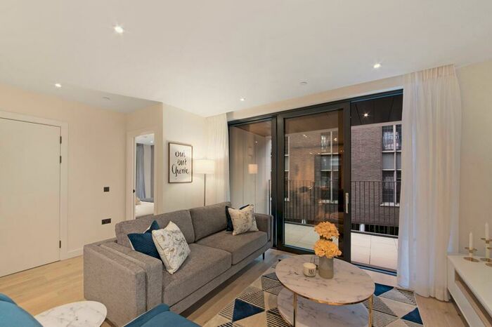 2 Bedroom Apartment To Rent In Clarendon Court, Barbican, EC1Y