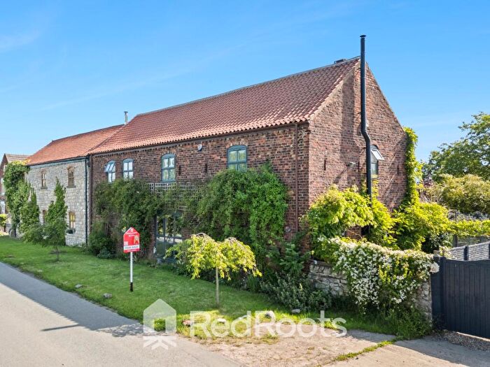 4 Bedroom Semi-Detached House For Sale In Thorpe In Balne, Doncaster, DN6