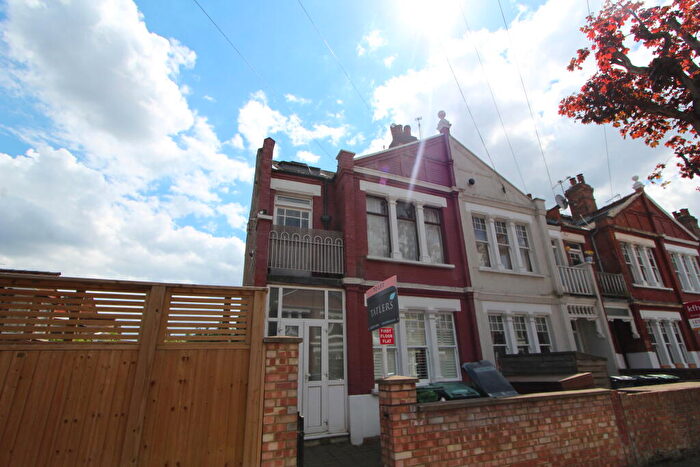 1 Bedroom Apartment To Rent In Oakley Gardens, Hornsey, London, N8