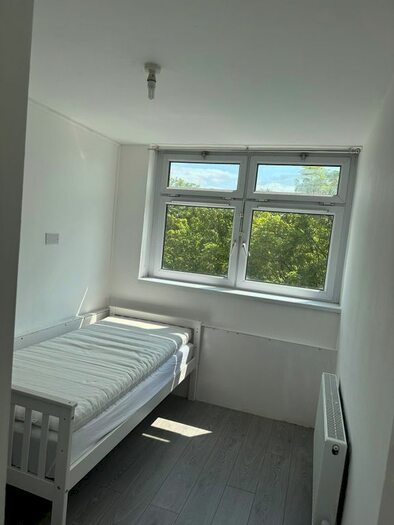 3 Bedroom Flat To Rent In Elmslie Point, Leopold Street, London, E3