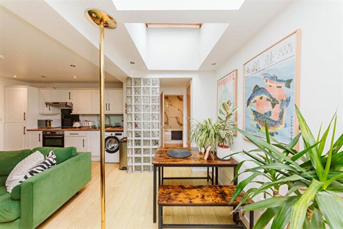 2 Bedroom Flat For Sale In Coldharbour Road | Westbury Park, BS6