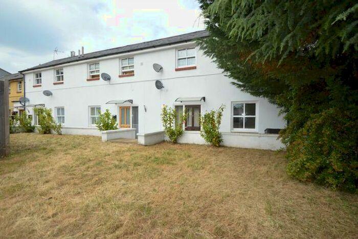 1 Bedroom Flat To Rent In Station Road, Addlestone, KT15