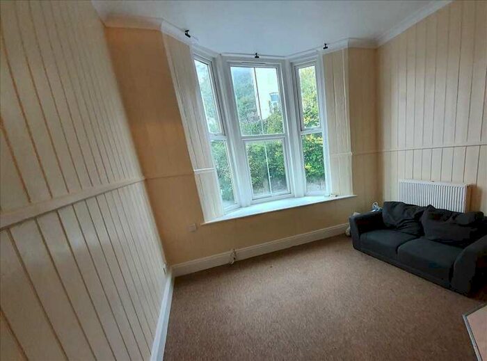 2 Bedroom Apartment To Rent In Market Street, Torquay, TQ1